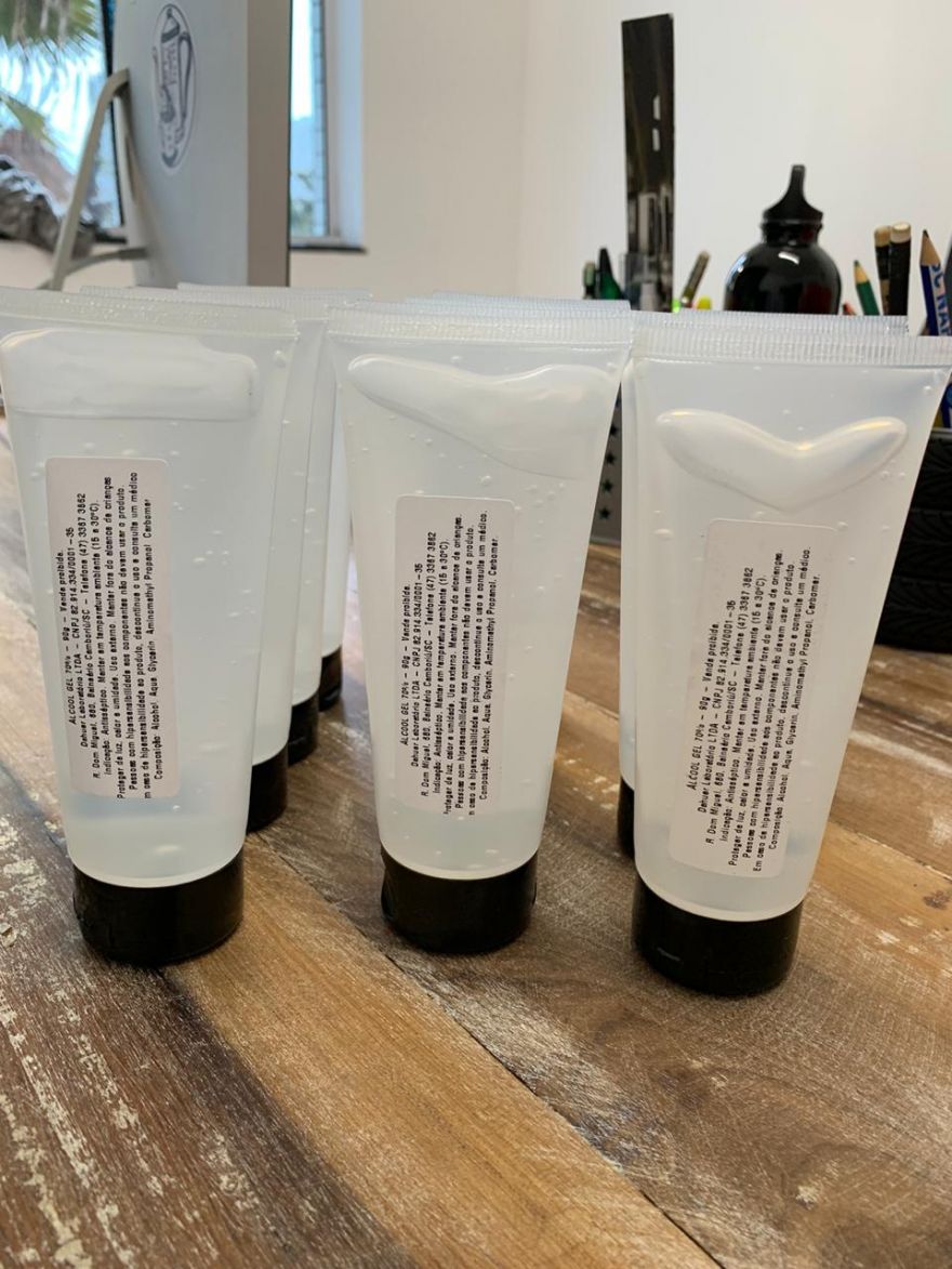 DaHuer Laboratório inicia doação de álcool gel para combate a COVID-19