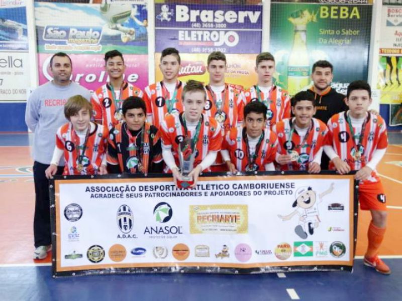 Futsal juvenil camboriuense é tricampeão no Jesc