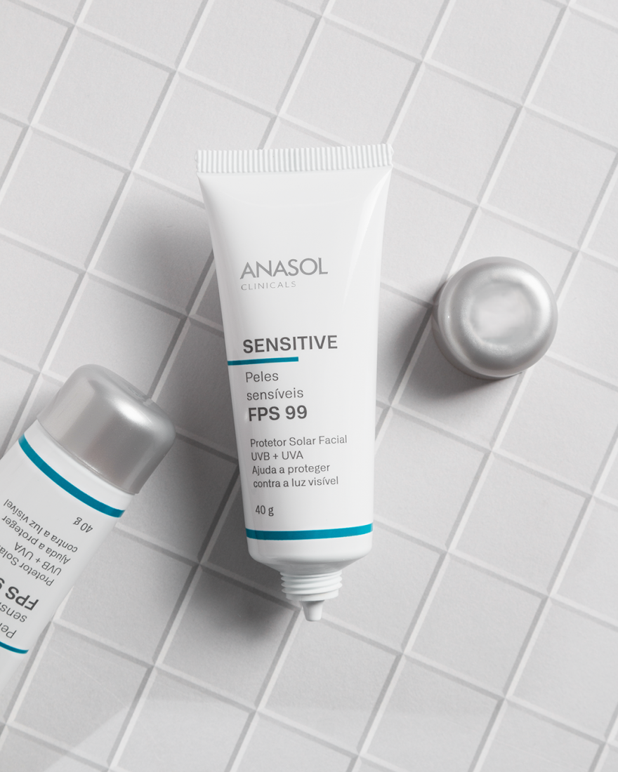O lançamento mais aguardado: Anasol Clinicals Sensitive FPS 99