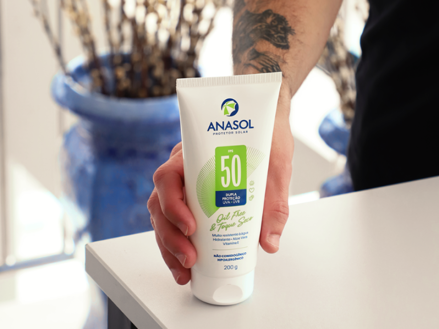 Pode usar protetor solar corporal no rosto? 