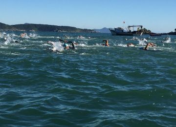 9ª Maratona Aquática de Bombinhas Encerra o Circuito De Travessias 2016/2017