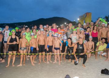 A maior prova de natação noturna em mar aberto do mundo é patrocinada pela Anasol
