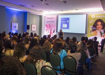 Dahuer e Drogarias Venancio: uma parceria que celebra o cuidado com a pele