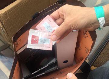 Brindes para os participantes das aulas de Yoga DeRose