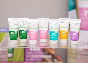 Pré-lançamento da linha Anasol Todo Santo Dia reúne clientes e parceiros na Dahuer